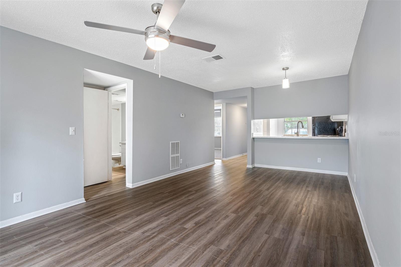 Image 5 of 10 For 2301 Sligh Avenue 27