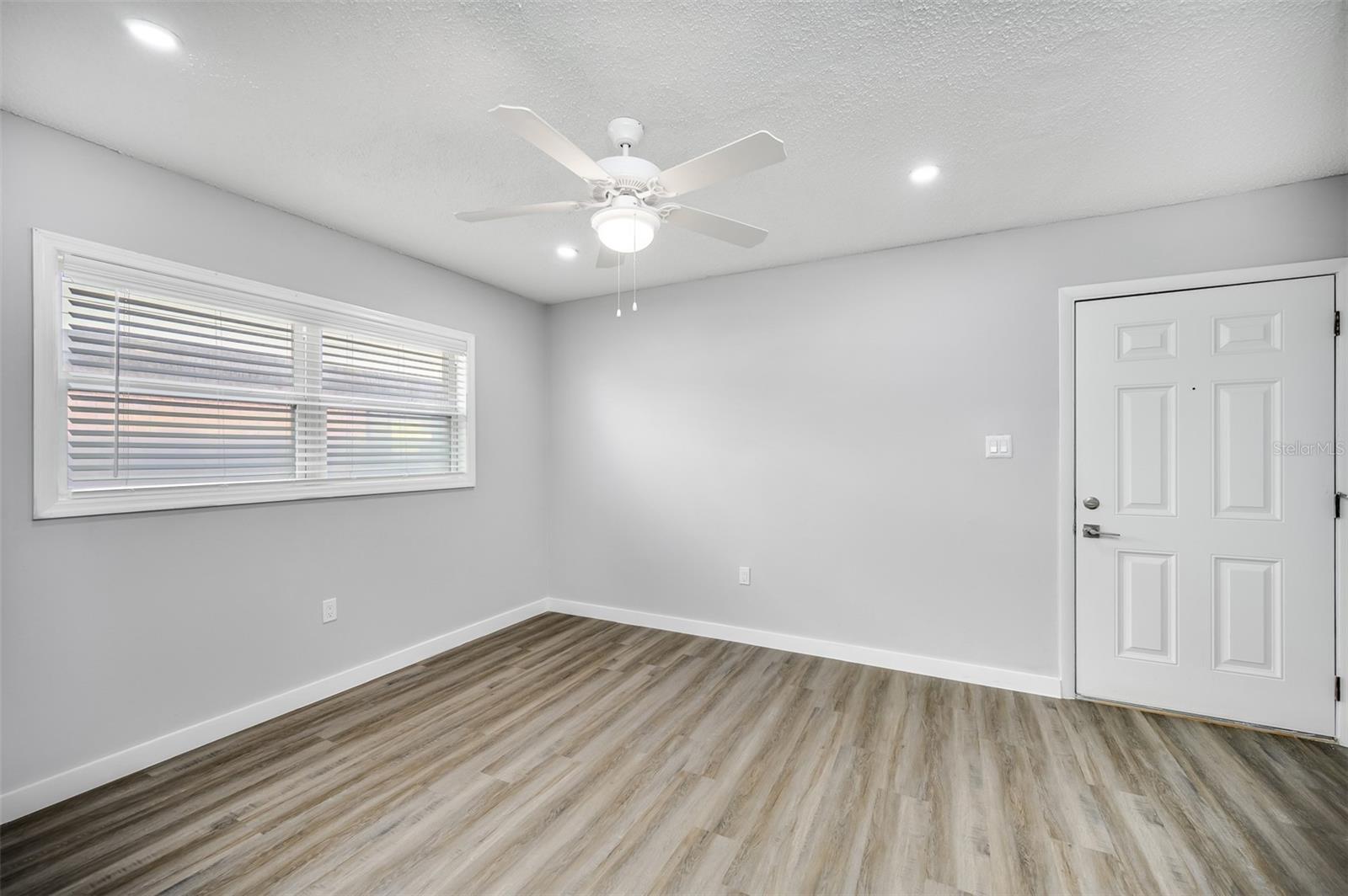 Image 8 of 10 For 2301 Sligh Avenue 27