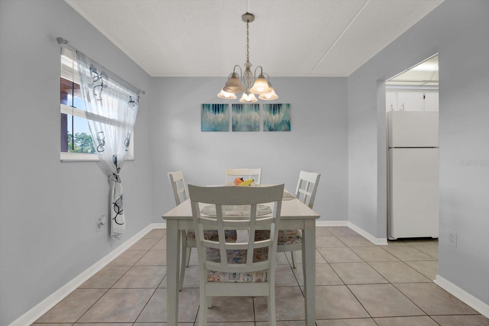 Image 4 of 37 For 12760 Indian Rocks Road 578