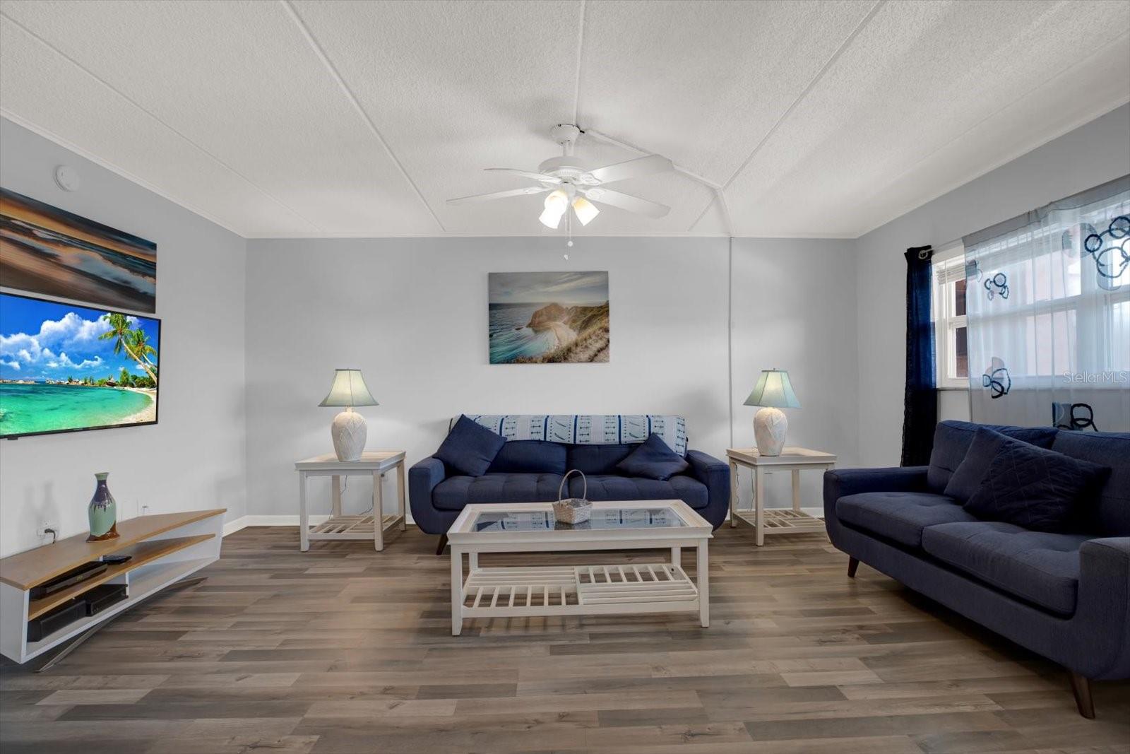 Image 8 of 37 For 12760 Indian Rocks Road 578
