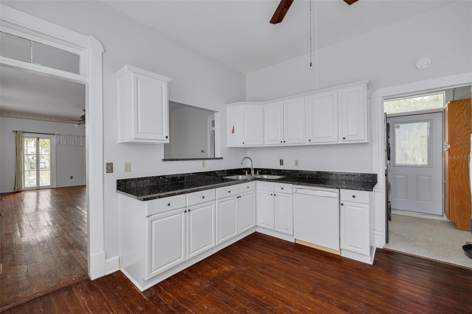 Image 16 of 42 For 6904 Fitzgerald Street