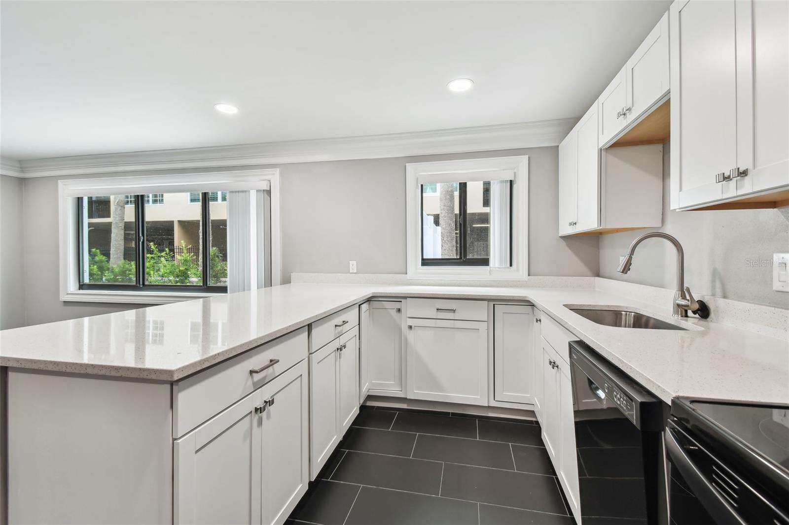 Image 13 of 54 For 2942 Bay Drive 8