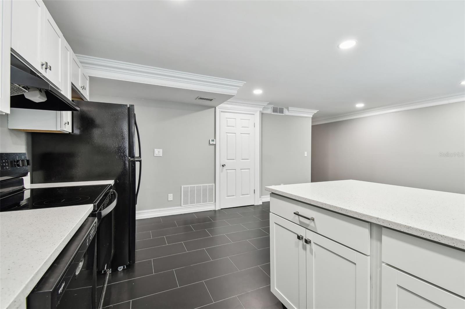 Image 15 of 54 For 2942 Bay Drive 8