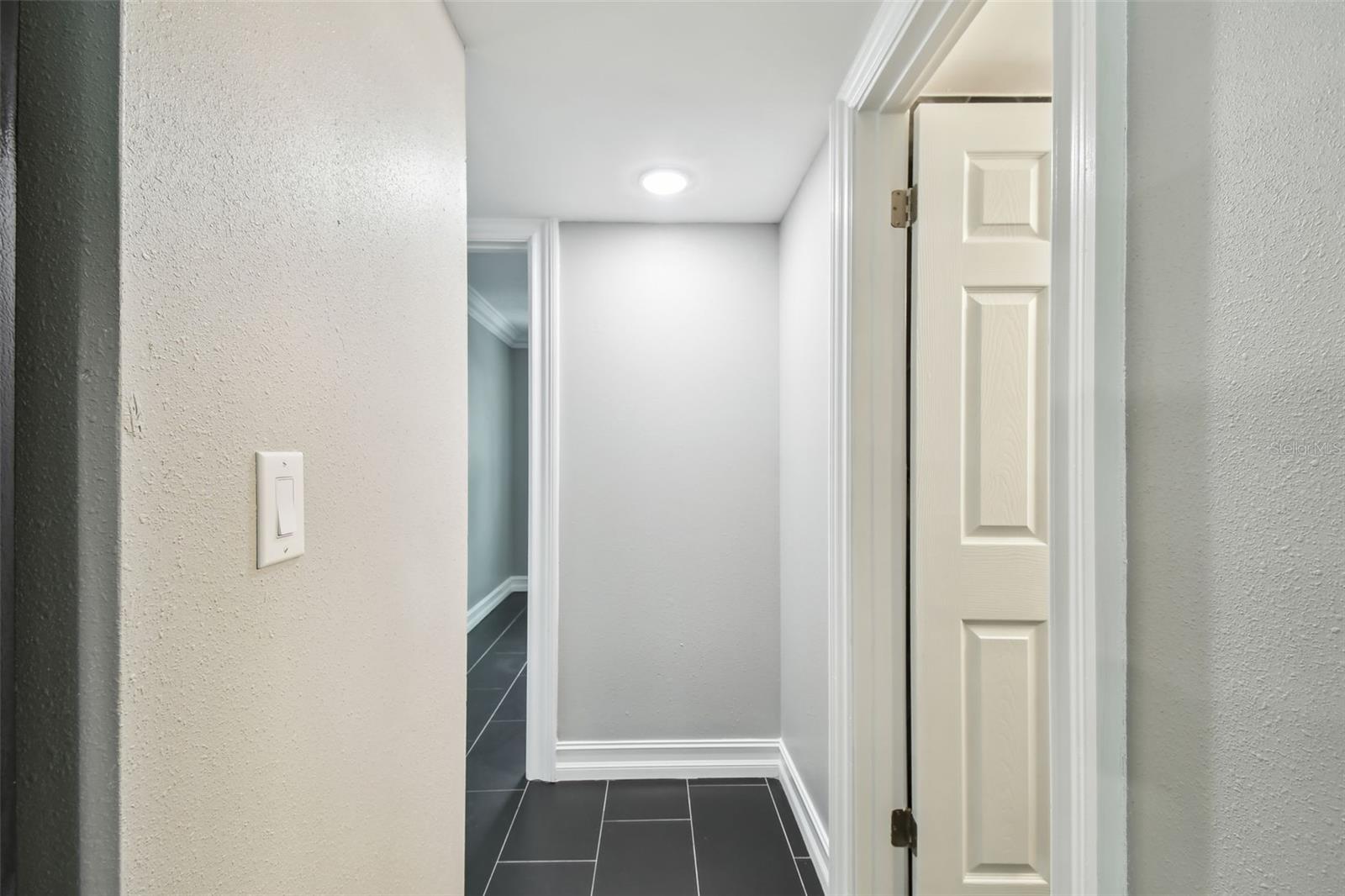 Image 17 of 54 For 2942 Bay Drive 8