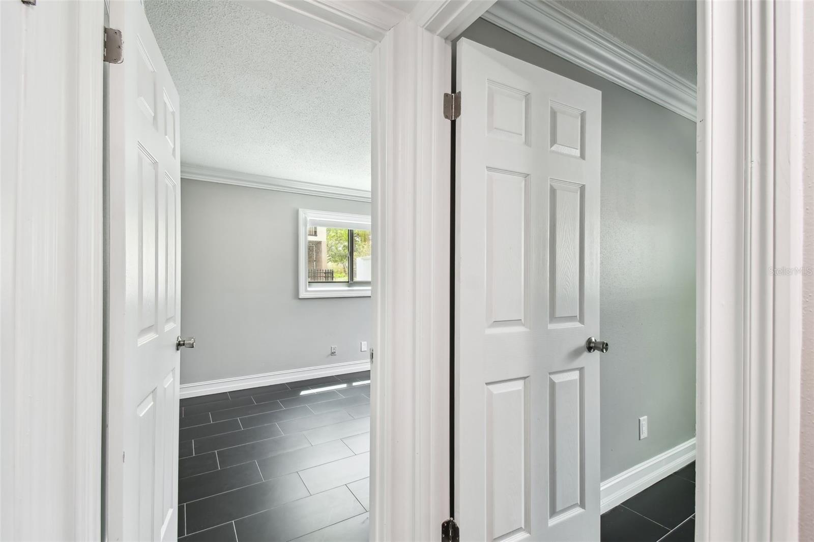 Image 21 of 54 For 2942 Bay Drive 8