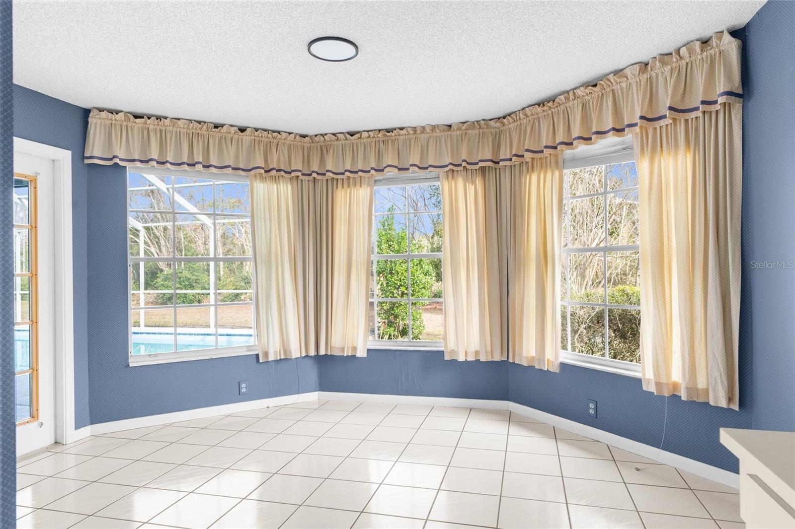 Image 14 of 26 For 8701 Braxton Drive
