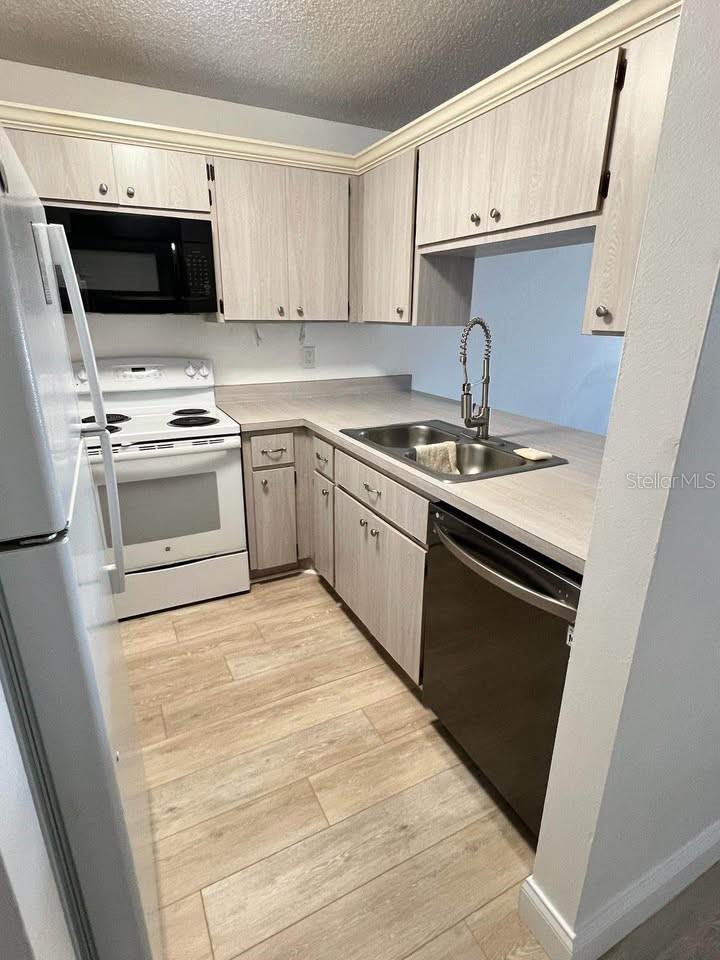 Image 3 of 14 For 39132 County Road 54  2028