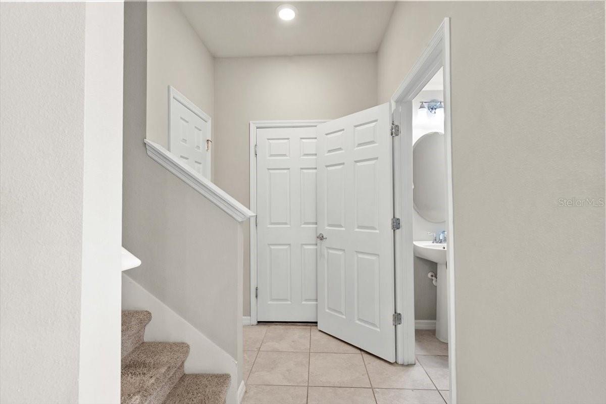 Listing photo id 9 for 5344 Sylvester Loop