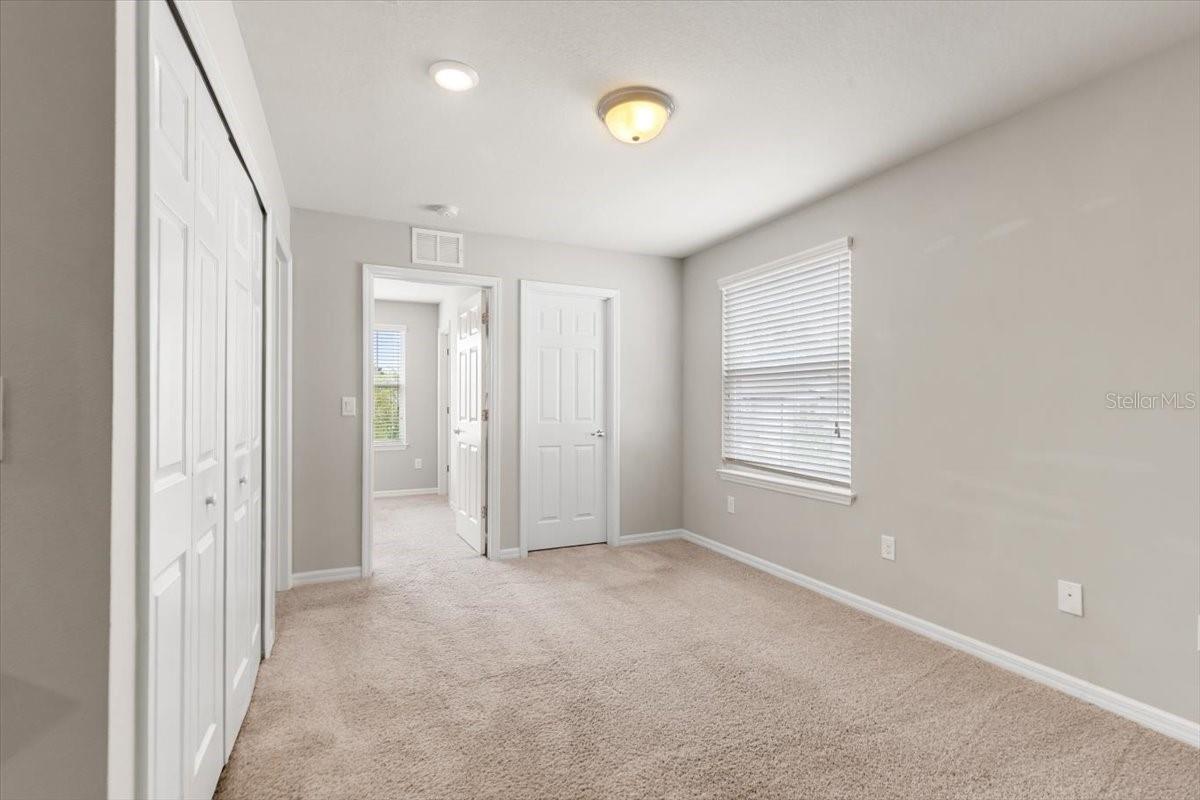 Listing photo id 10 for 5344 Sylvester Loop