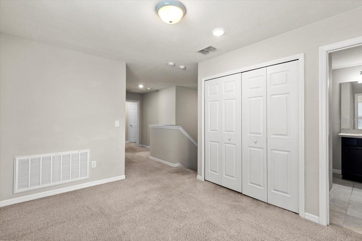 Listing photo id 11 for 5344 Sylvester Loop
