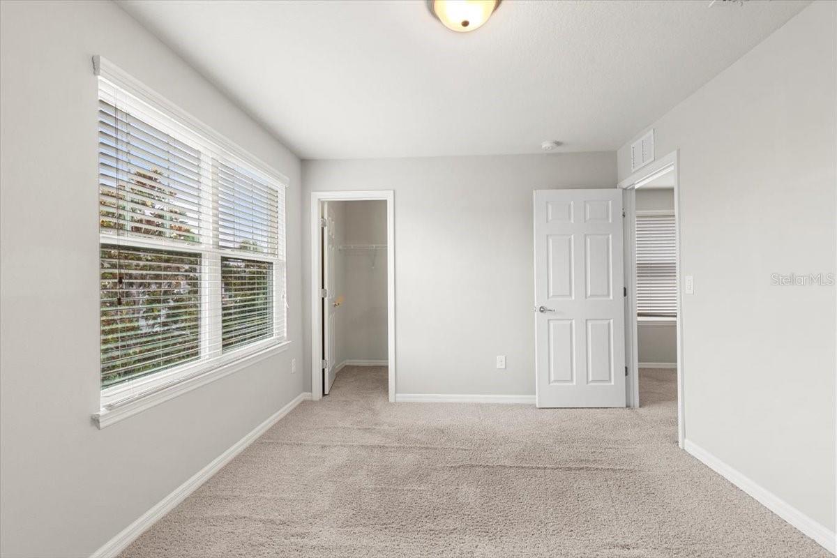 Listing photo id 16 for 5344 Sylvester Loop