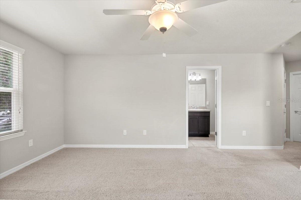 Listing photo id 19 for 5344 Sylvester Loop