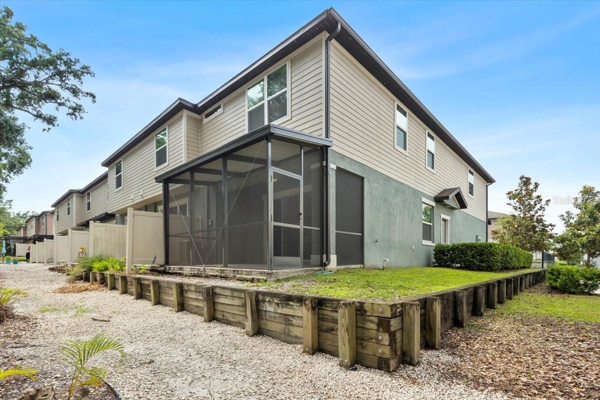 Listing photo id 30 for 5344 Sylvester Loop