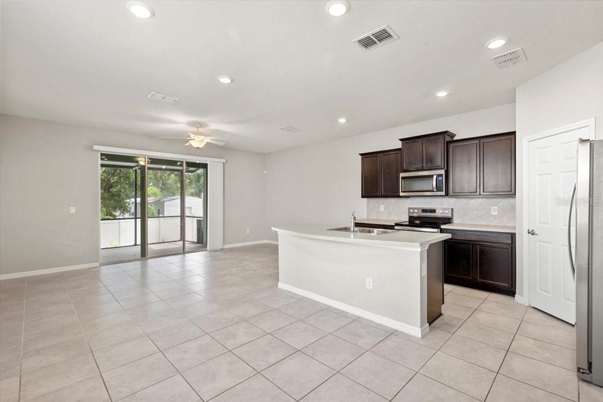 Listing photo id 2 for 5344 Sylvester Loop