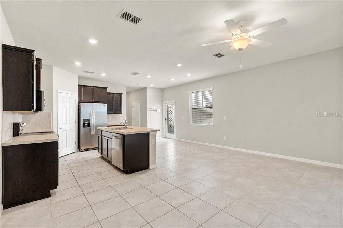 Listing photo id 5 for 5344 Sylvester Loop
