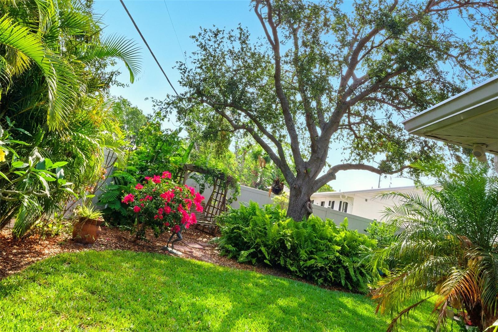 Image 4 of 26 For 7208 Pointe West Boulevard