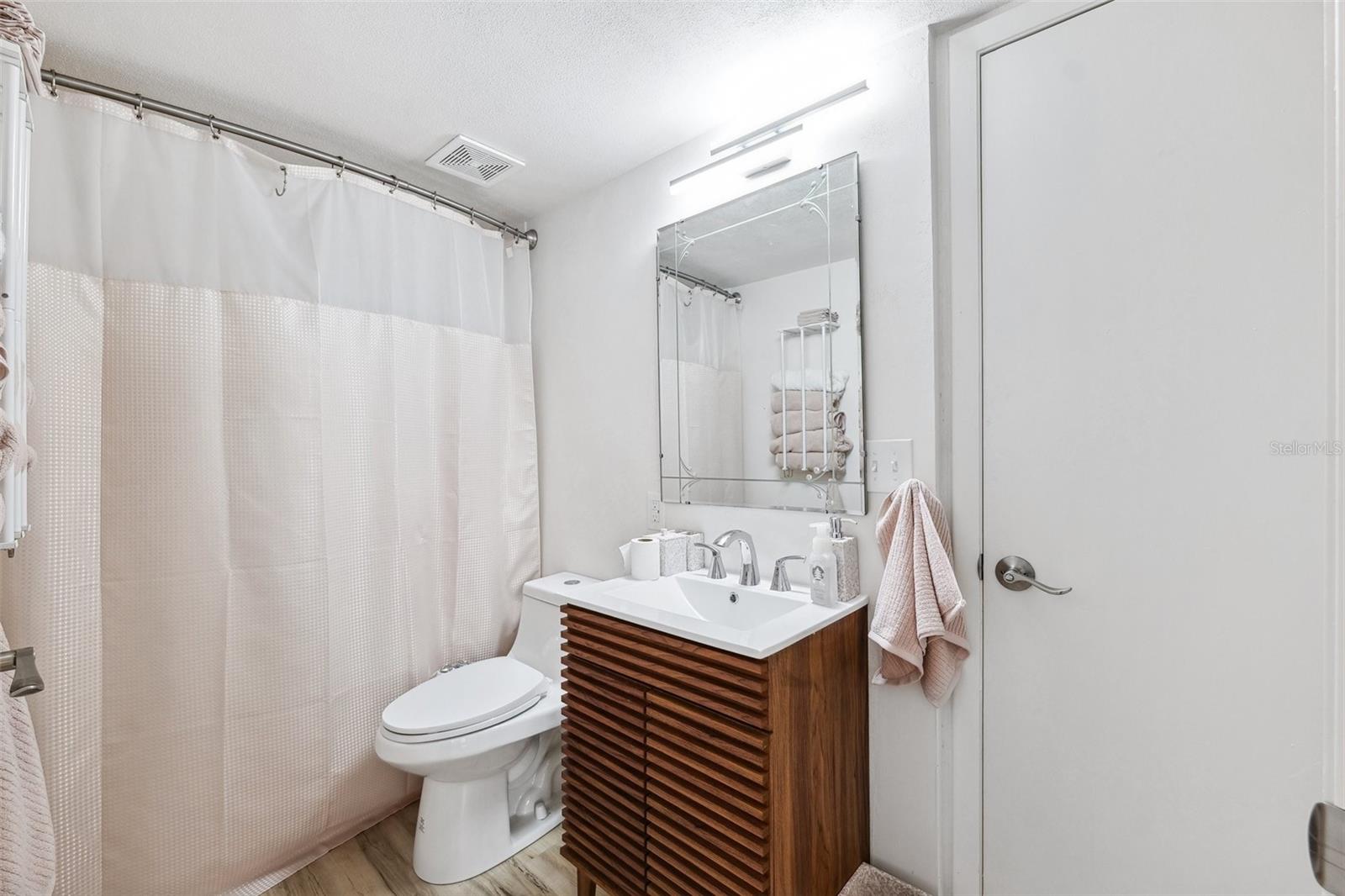 Image 14 of 32 For 5712 Biscayne Court 103