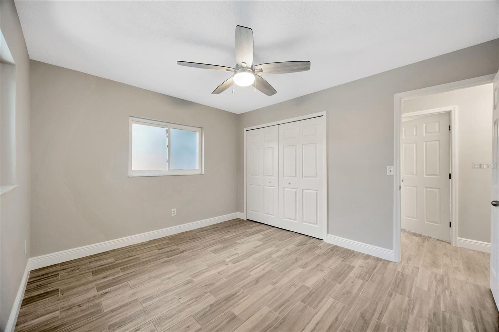 Image 19 of 34 For 1890 Wateroak Drive W