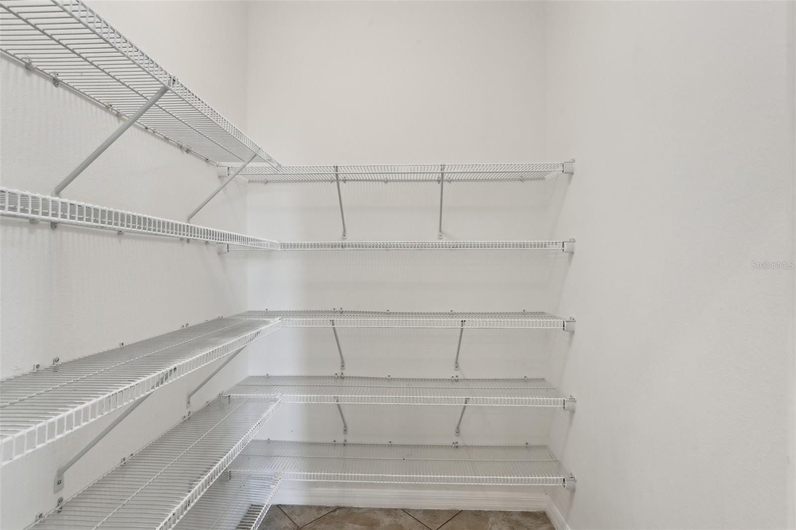 Listing photo id 8 for 1119 Ballard Green Place