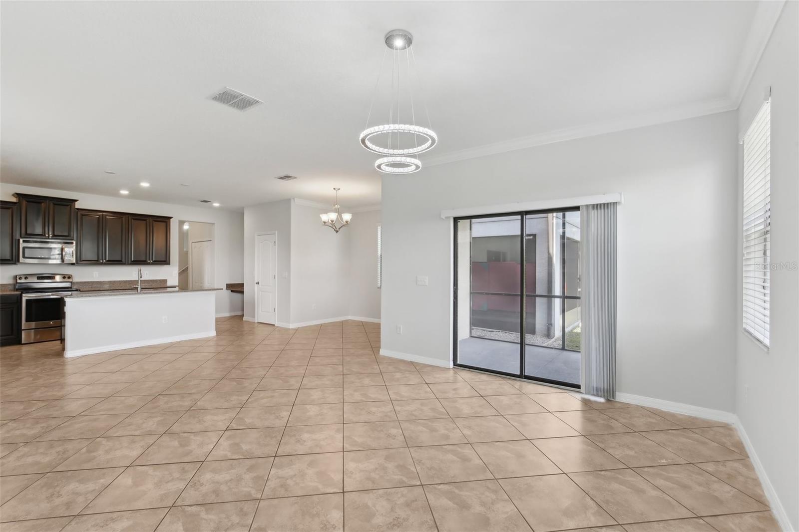 Listing photo id 9 for 1119 Ballard Green Place