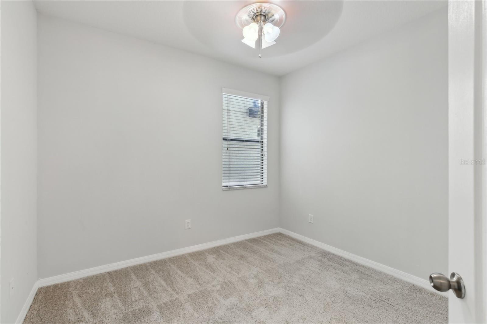 Listing photo id 15 for 1119 Ballard Green Place