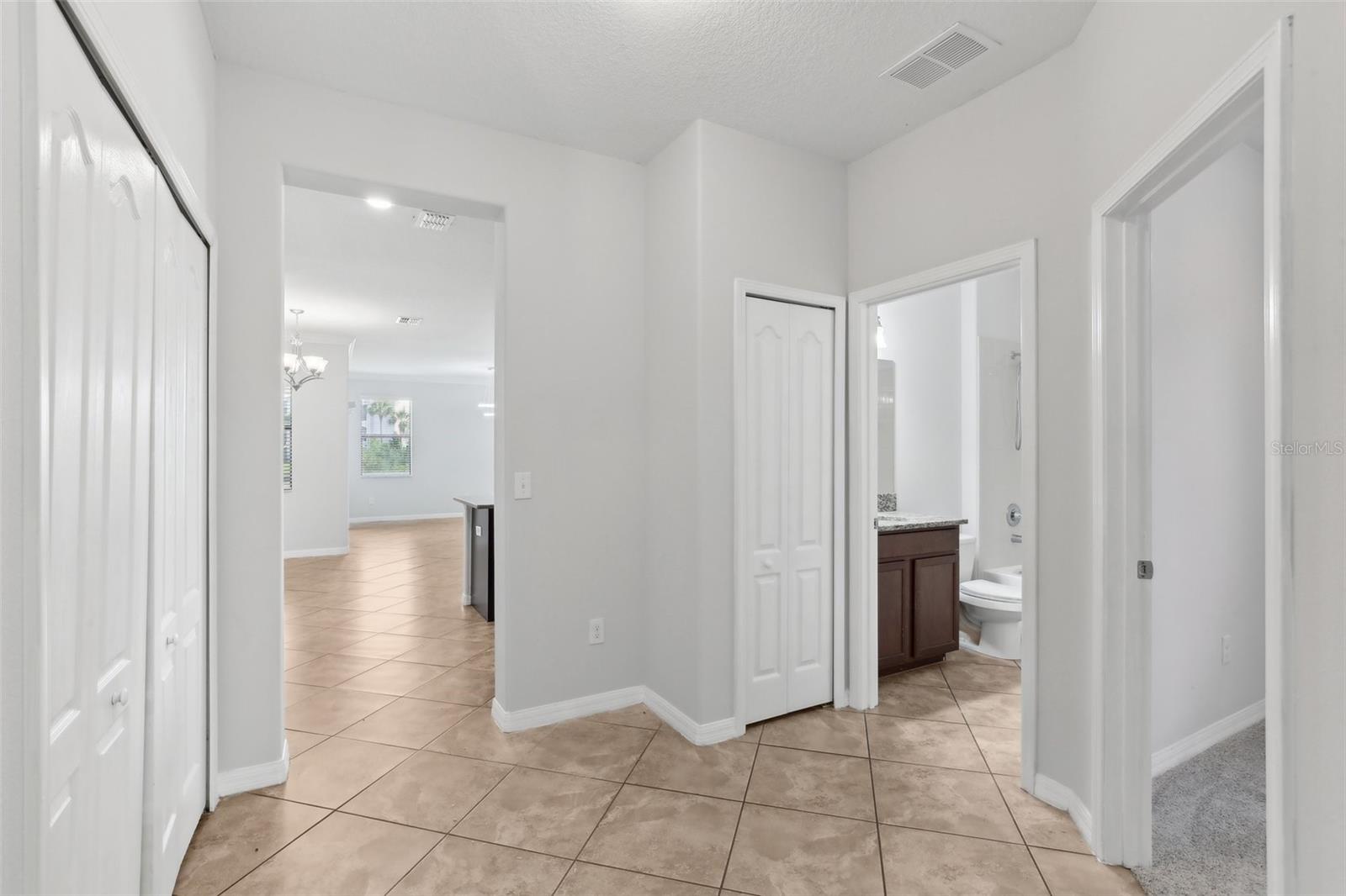 Listing photo id 17 for 1119 Ballard Green Place