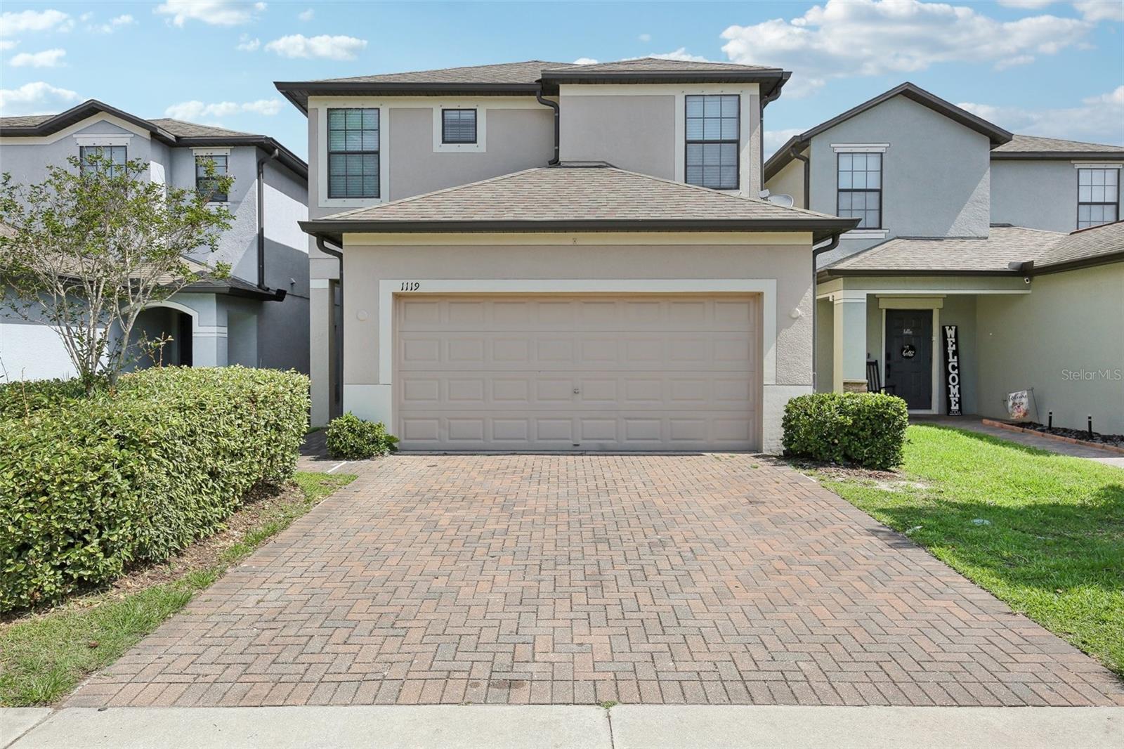 Listing photo id 0 for 1119 Ballard Green Place