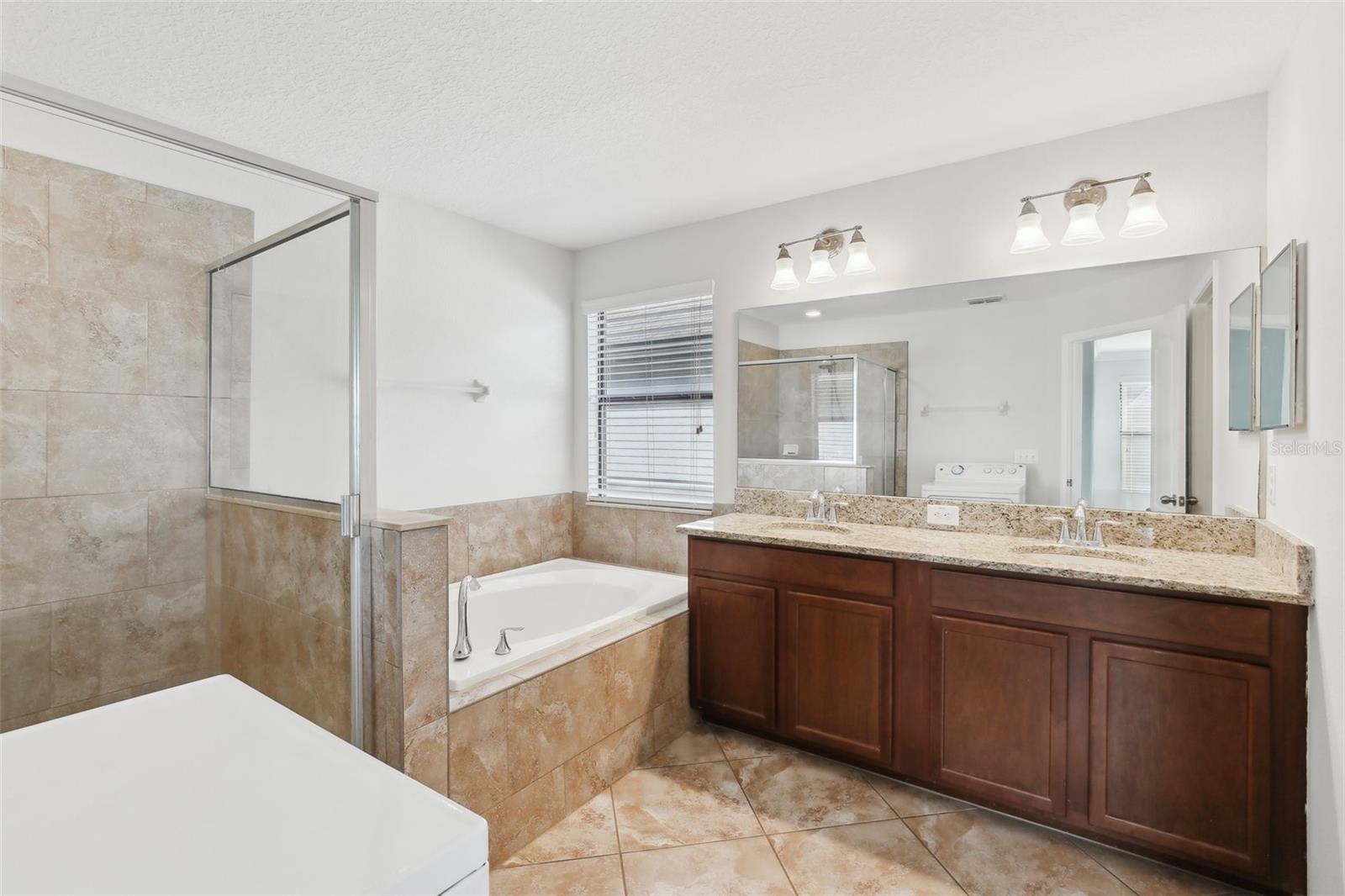 Listing photo id 21 for 1119 Ballard Green Place