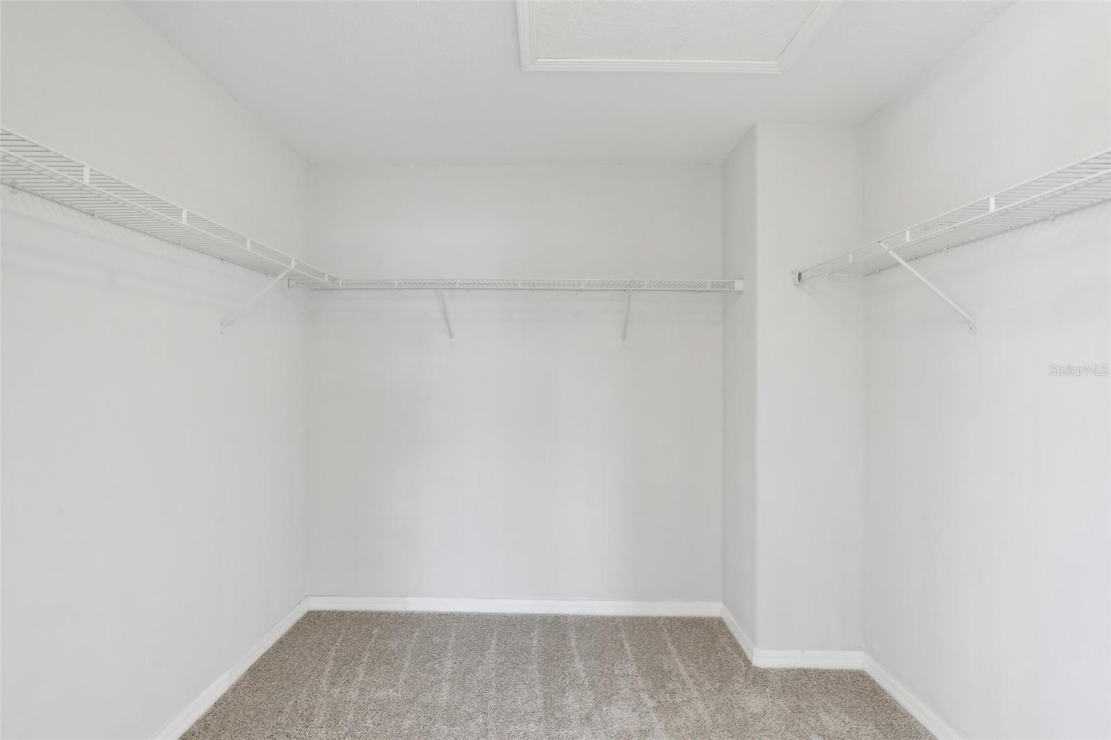 Listing photo id 23 for 1119 Ballard Green Place