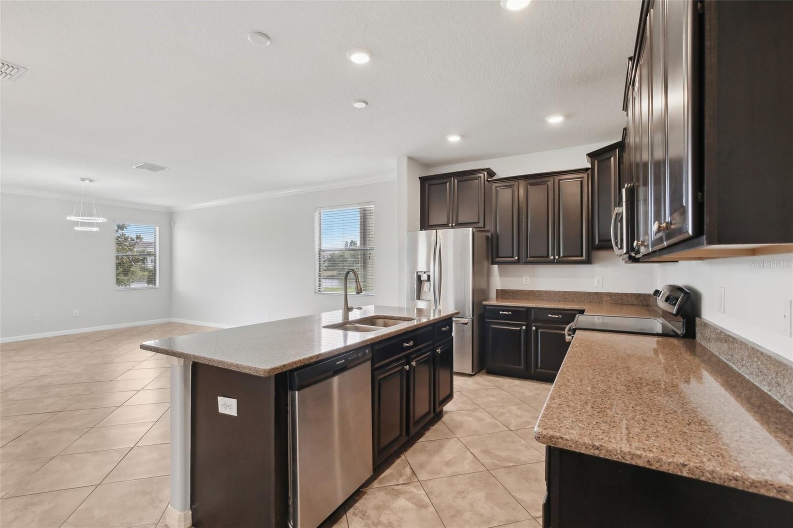 Listing photo id 6 for 1119 Ballard Green Place