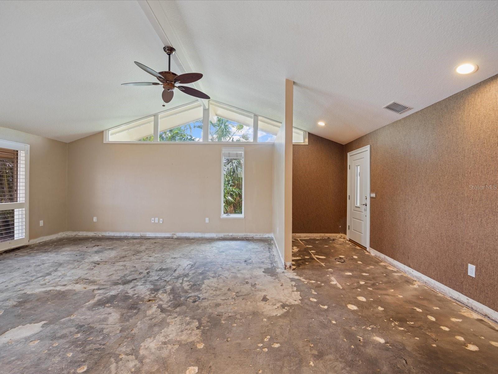 Image 10 of 67 For 150 Carlyle Drive