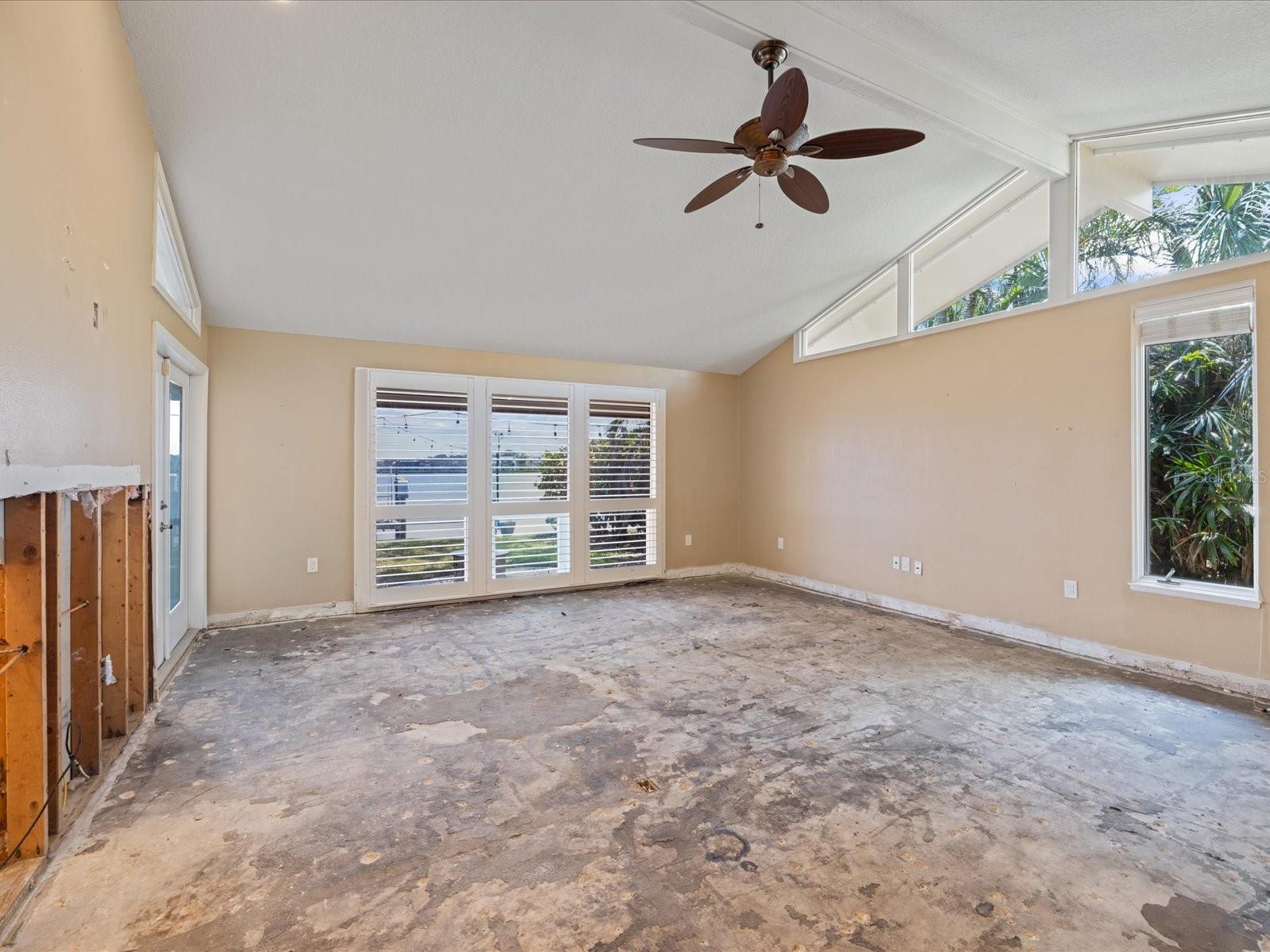 Image 11 of 67 For 150 Carlyle Drive