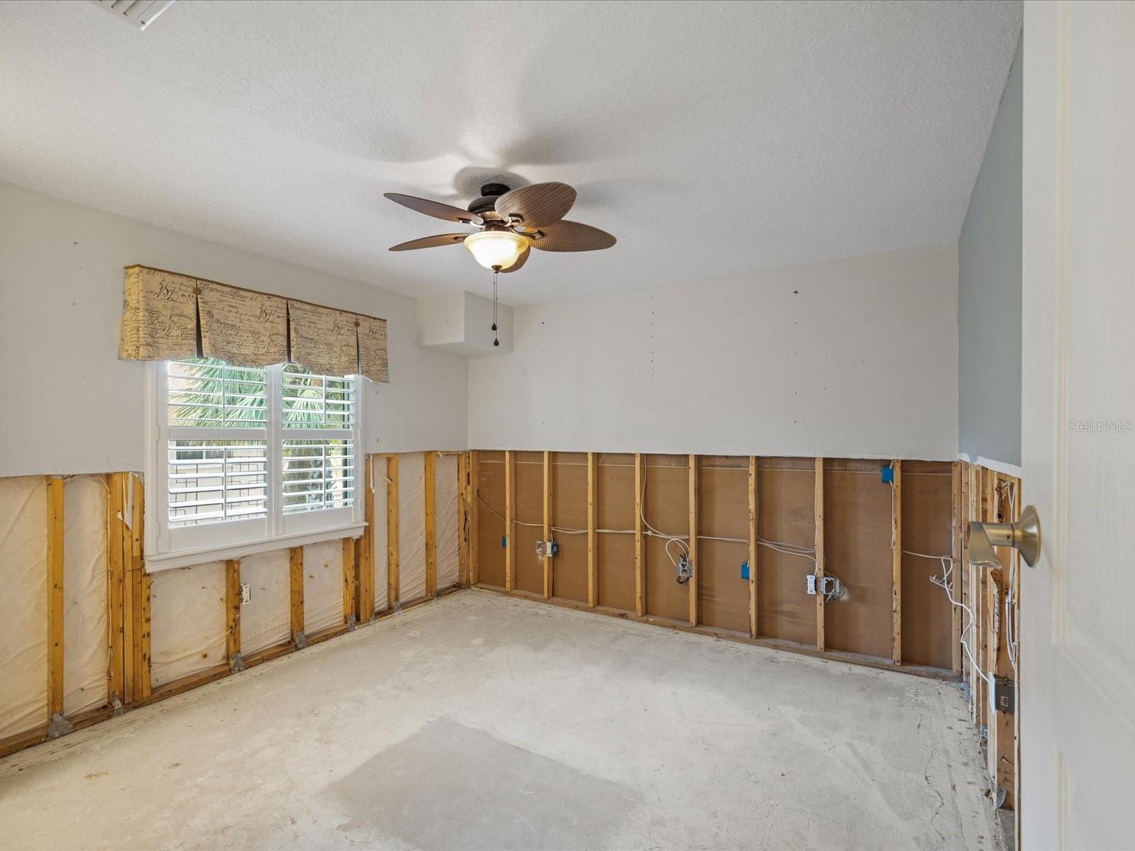 Image 39 of 67 For 150 Carlyle Drive