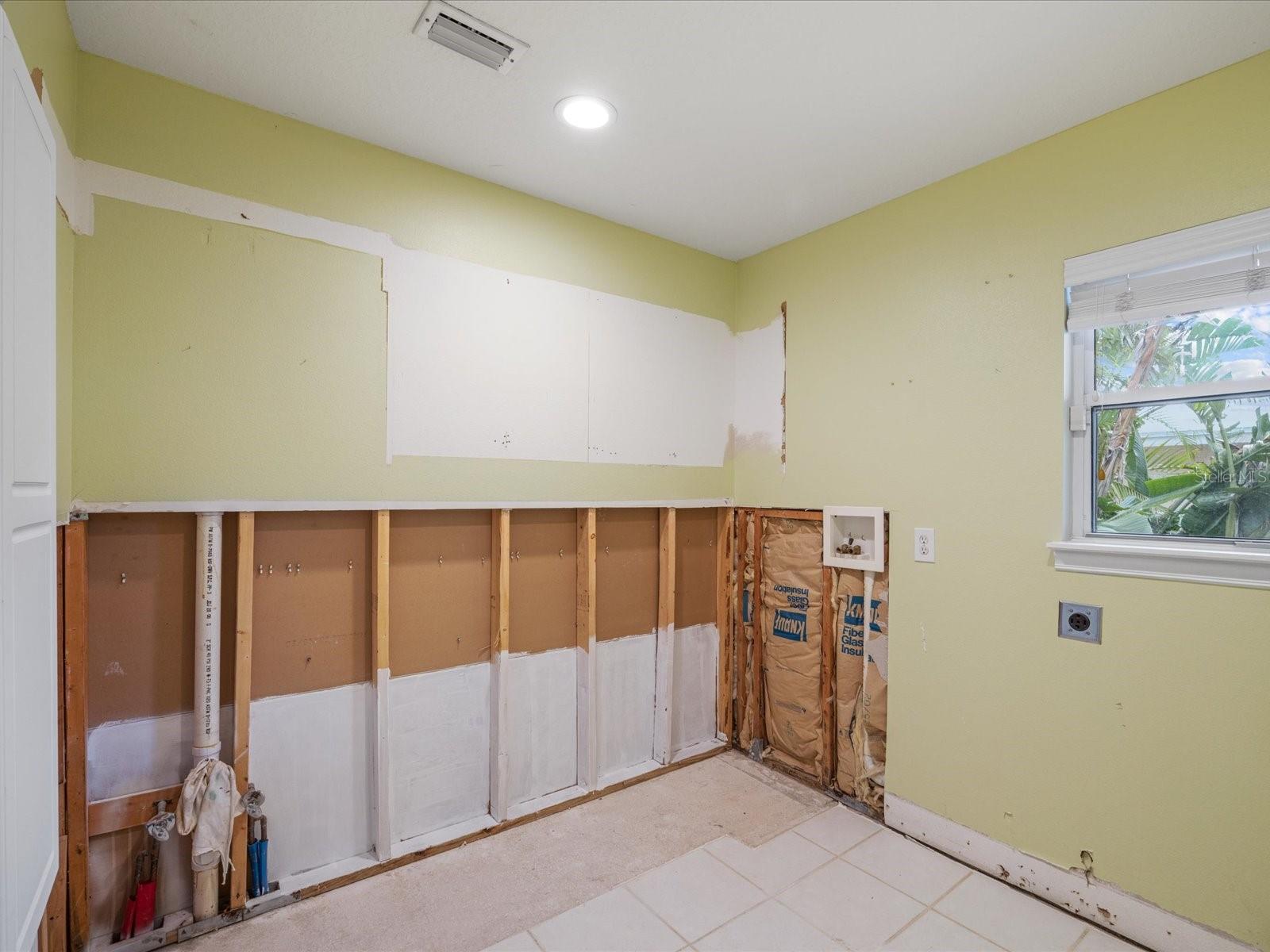 Image 41 of 67 For 150 Carlyle Drive