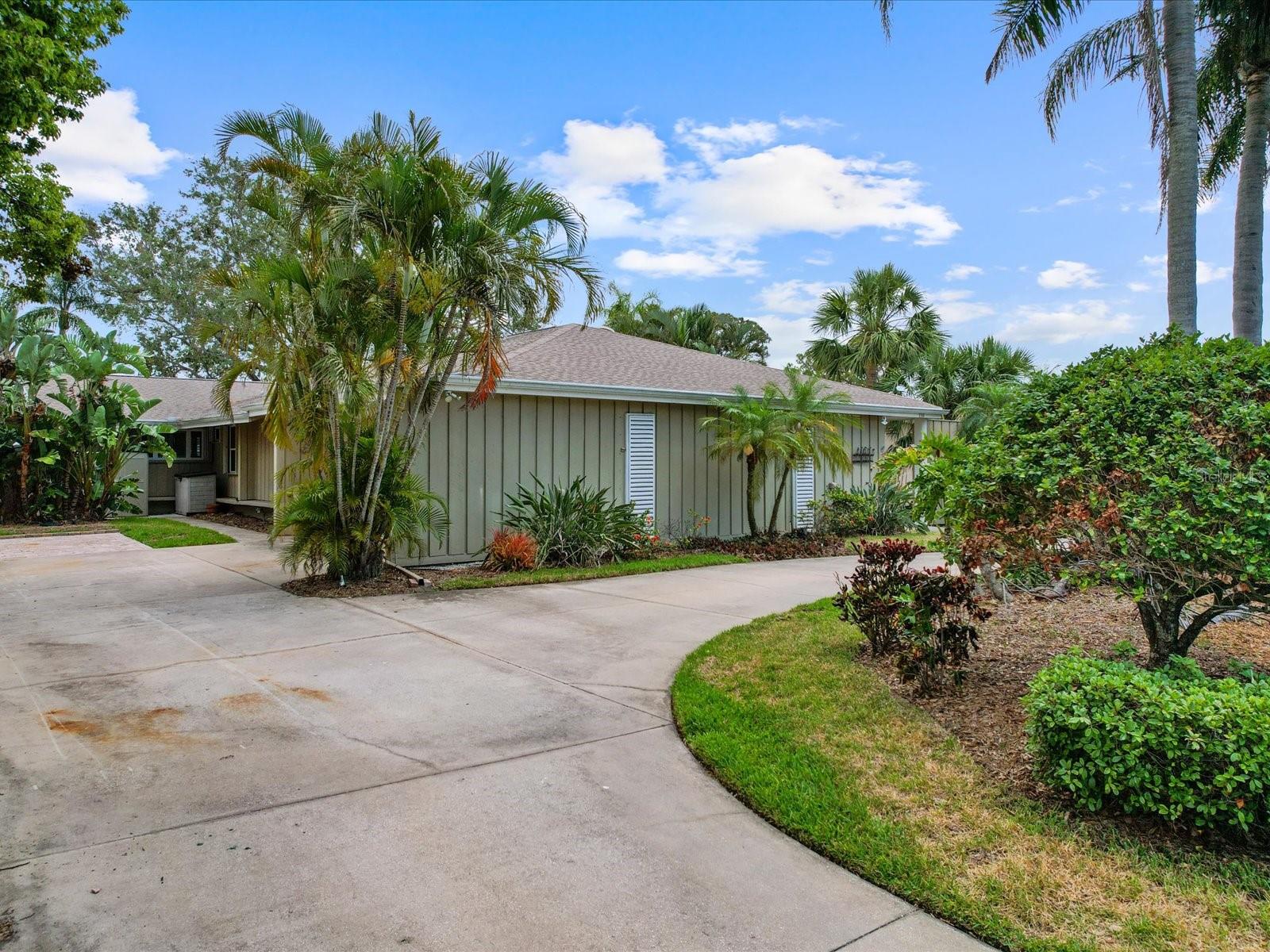 Image 50 of 67 For 150 Carlyle Drive