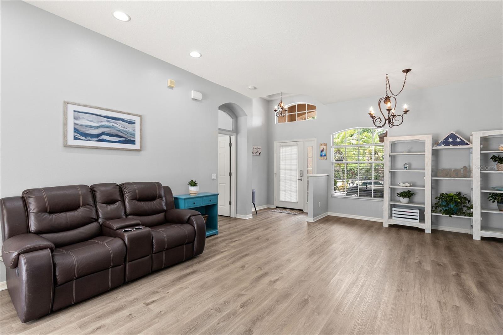 Image 6 of 54 For 490 Knight Drive