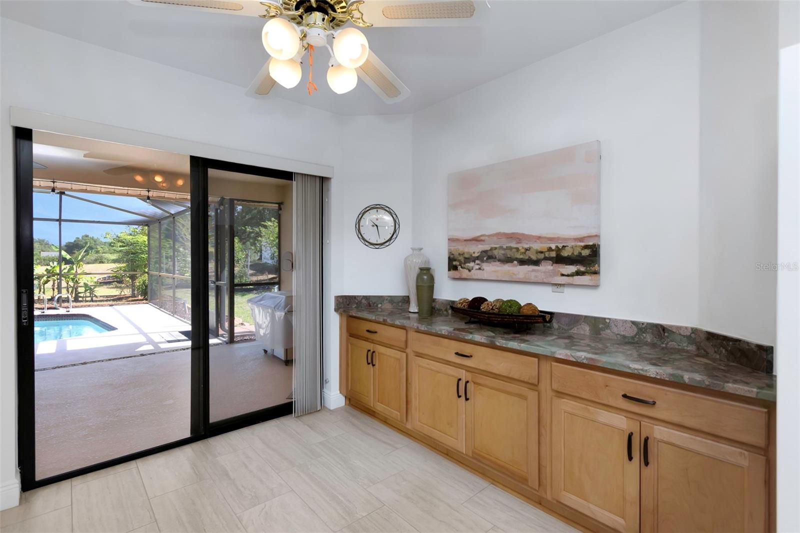 Image 15 of 45 For 3908 Lithia Ridge Boulevard