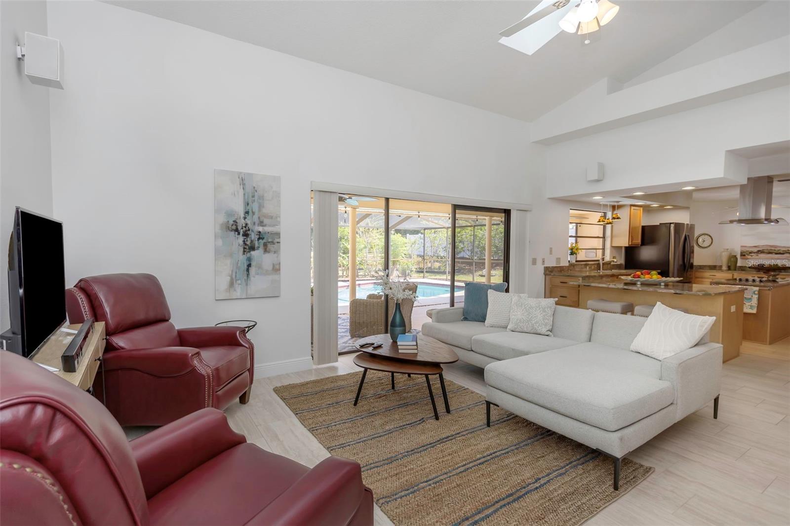 Image 16 of 45 For 3908 Lithia Ridge Boulevard