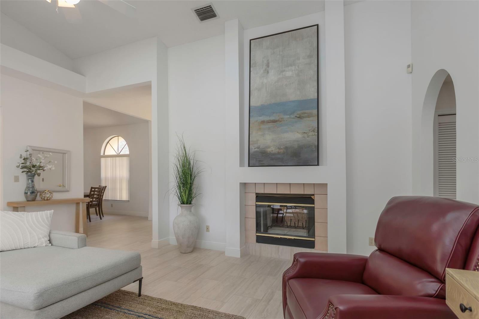 Image 18 of 45 For 3908 Lithia Ridge Boulevard