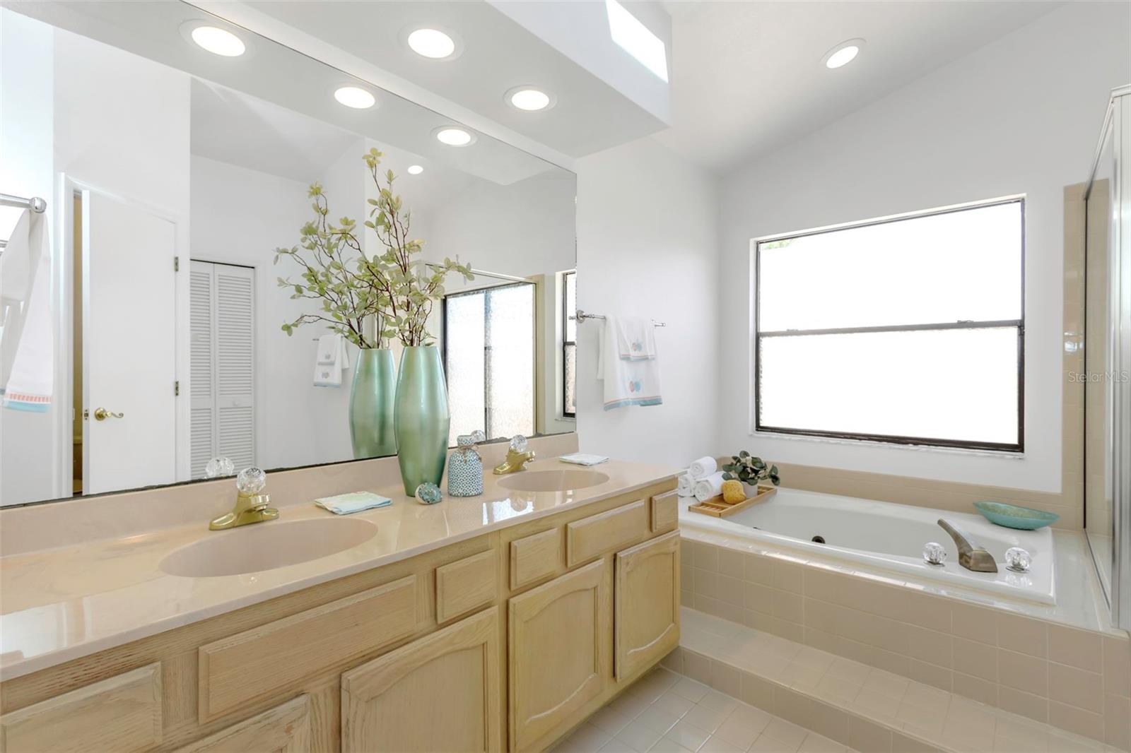 Image 23 of 45 For 3908 Lithia Ridge Boulevard