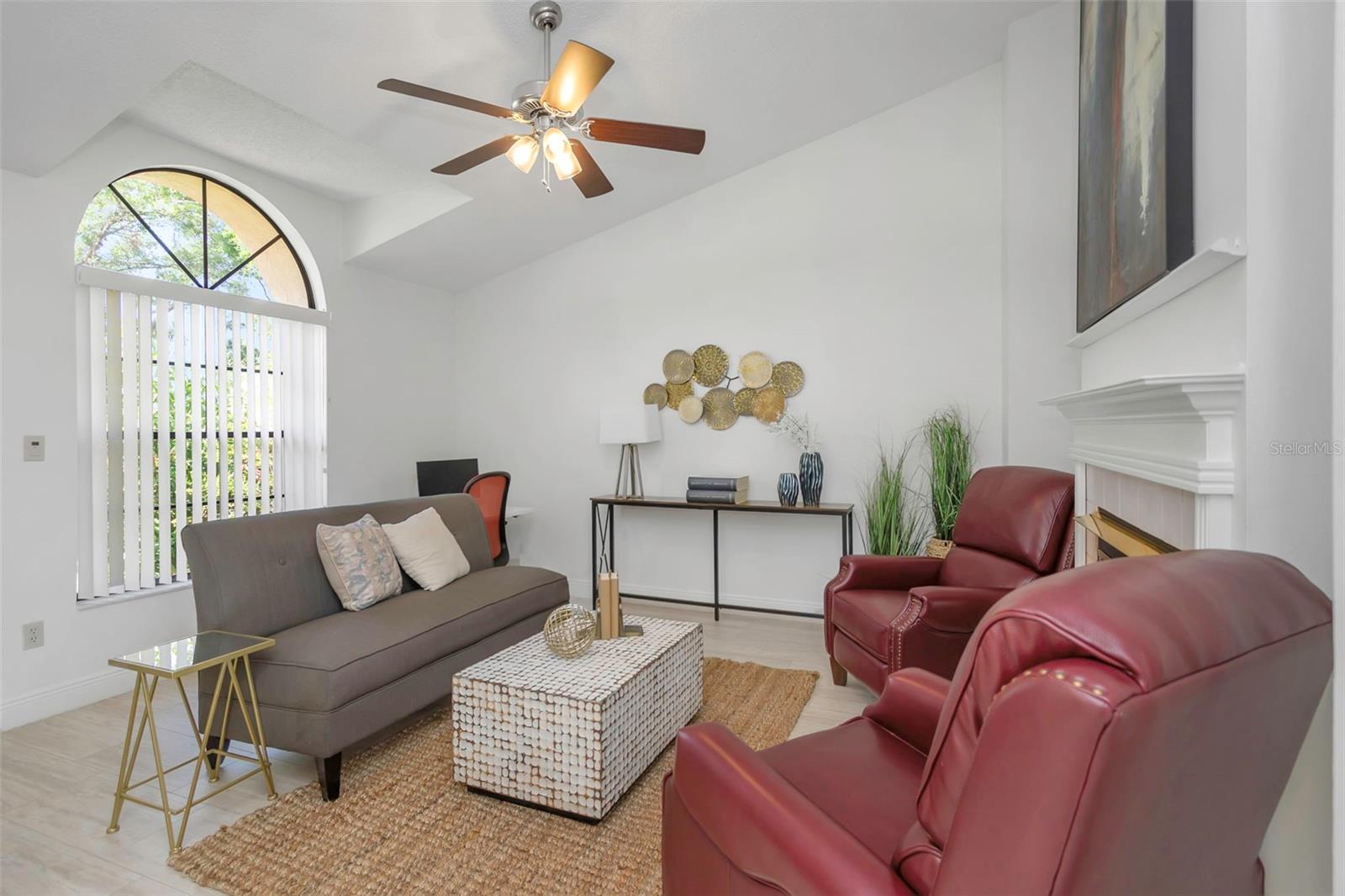 Image 5 of 45 For 3908 Lithia Ridge Boulevard