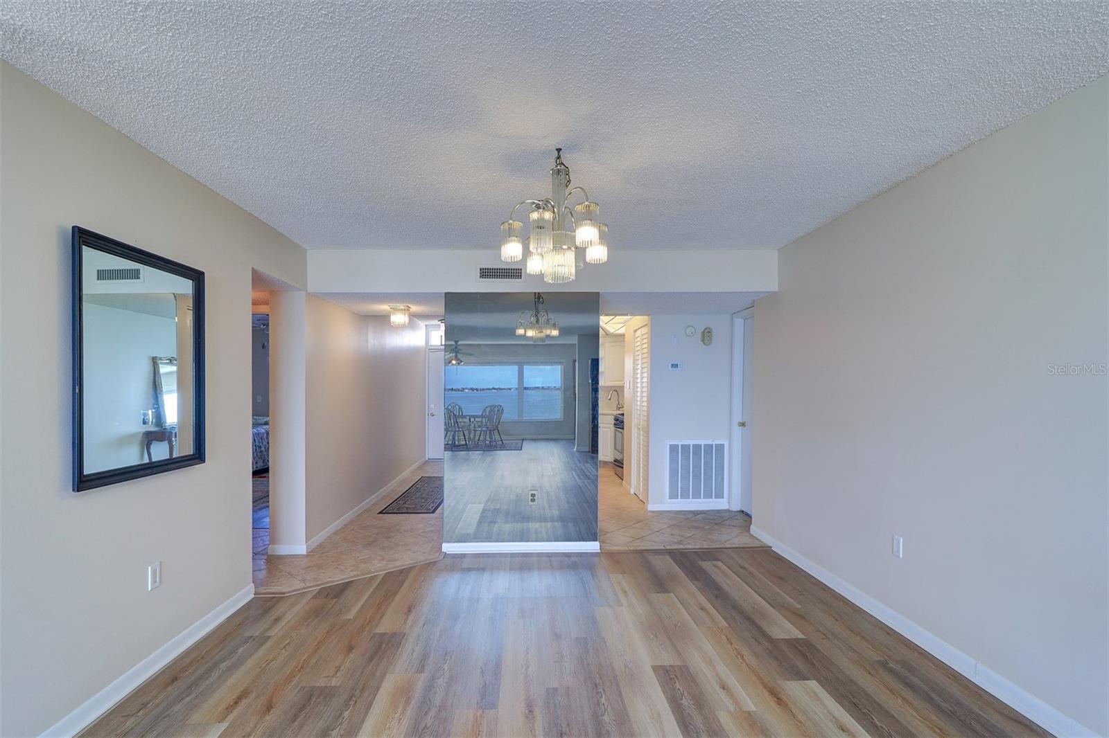 Image 11 of 32 For 6020 Shore Boulevard S 503