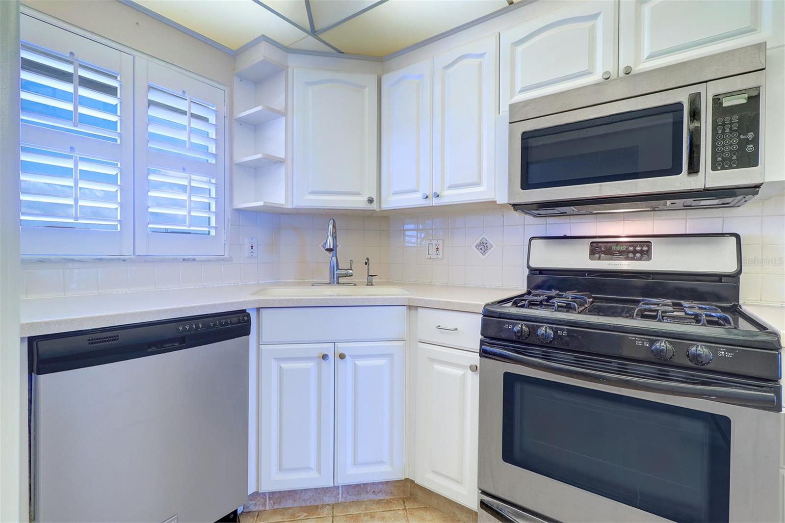 Image 15 of 32 For 6020 Shore Boulevard S 503