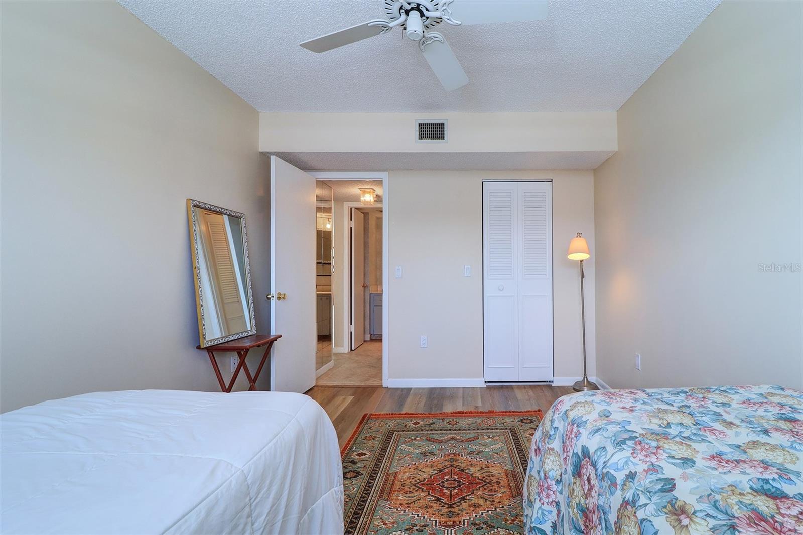Image 21 of 32 For 6020 Shore Boulevard S 503