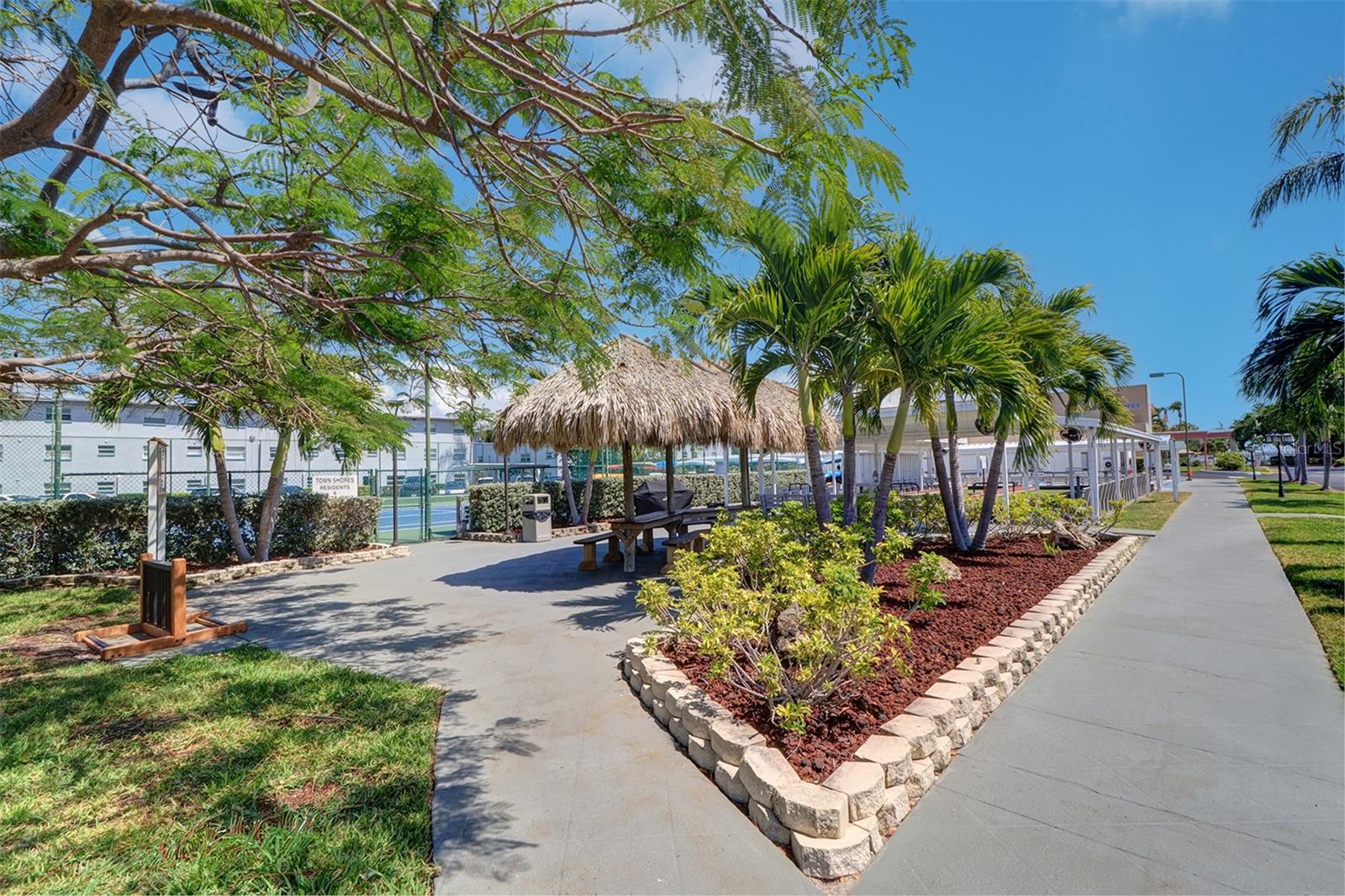 Image 28 of 32 For 6020 Shore Boulevard S 503