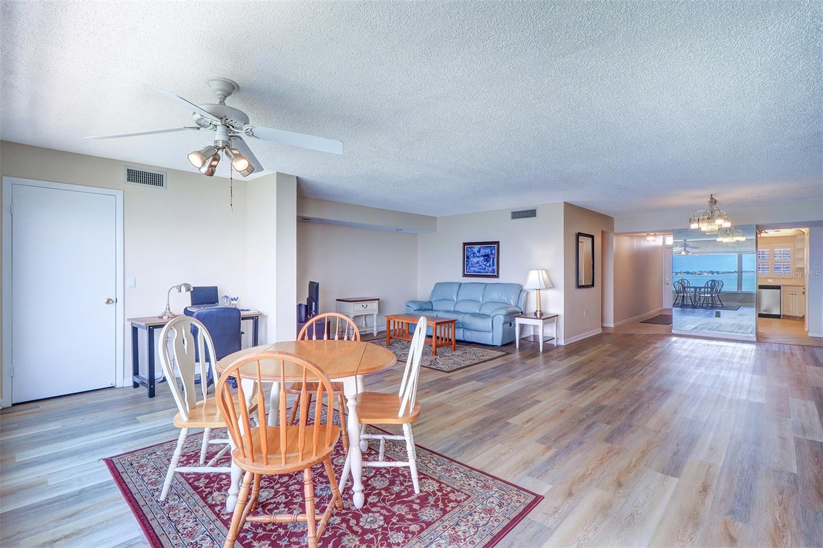 Image 8 of 32 For 6020 Shore Boulevard S 503