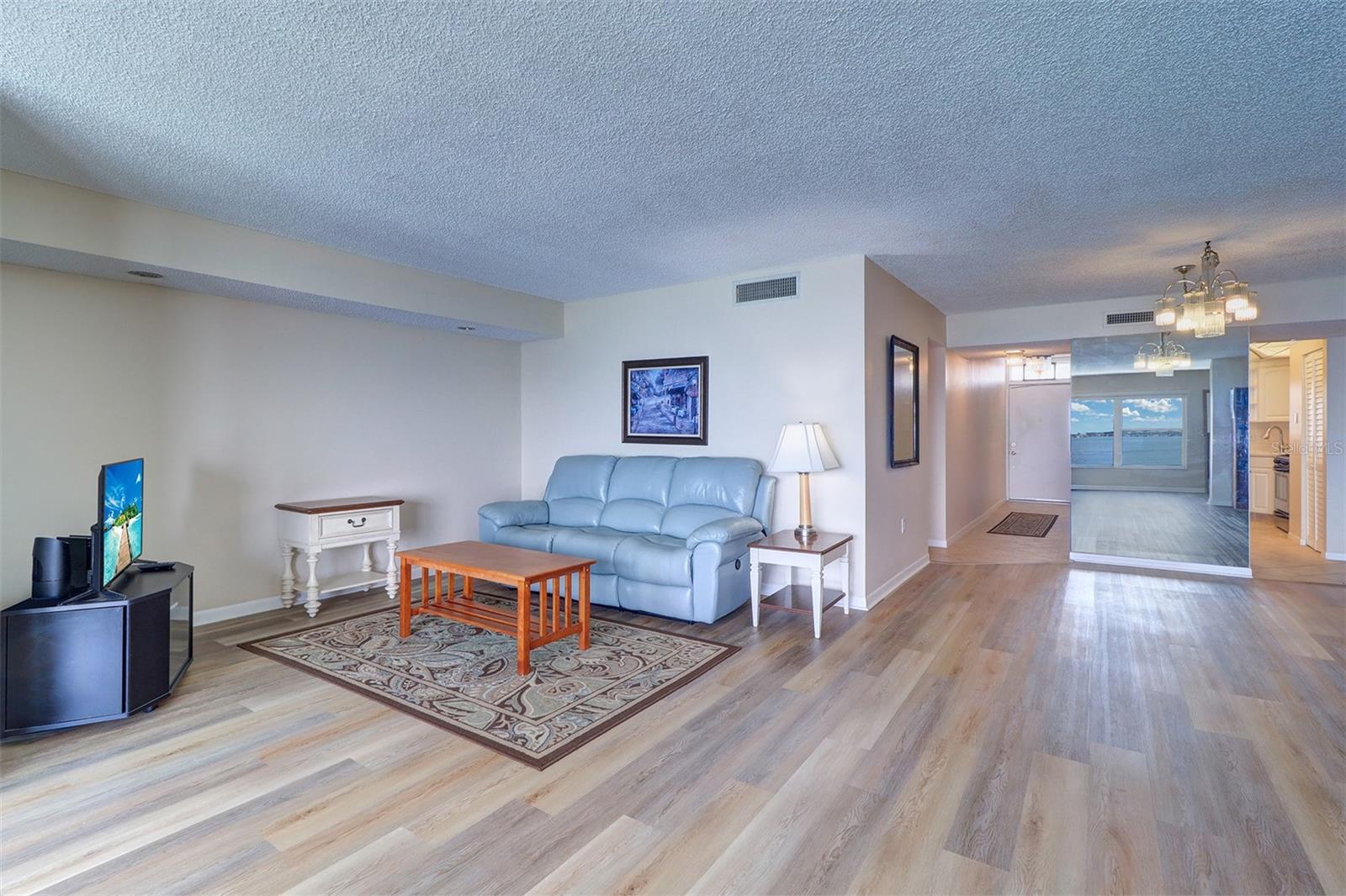 Image 9 of 32 For 6020 Shore Boulevard S 503