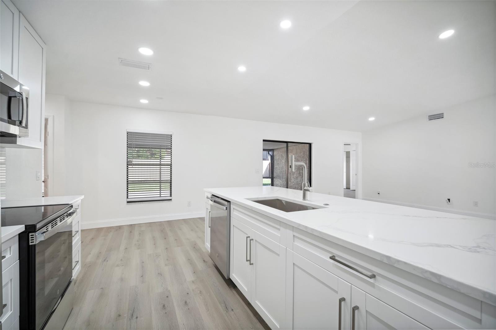 Image 11 of 36 For 1218 Lornewood Drive
