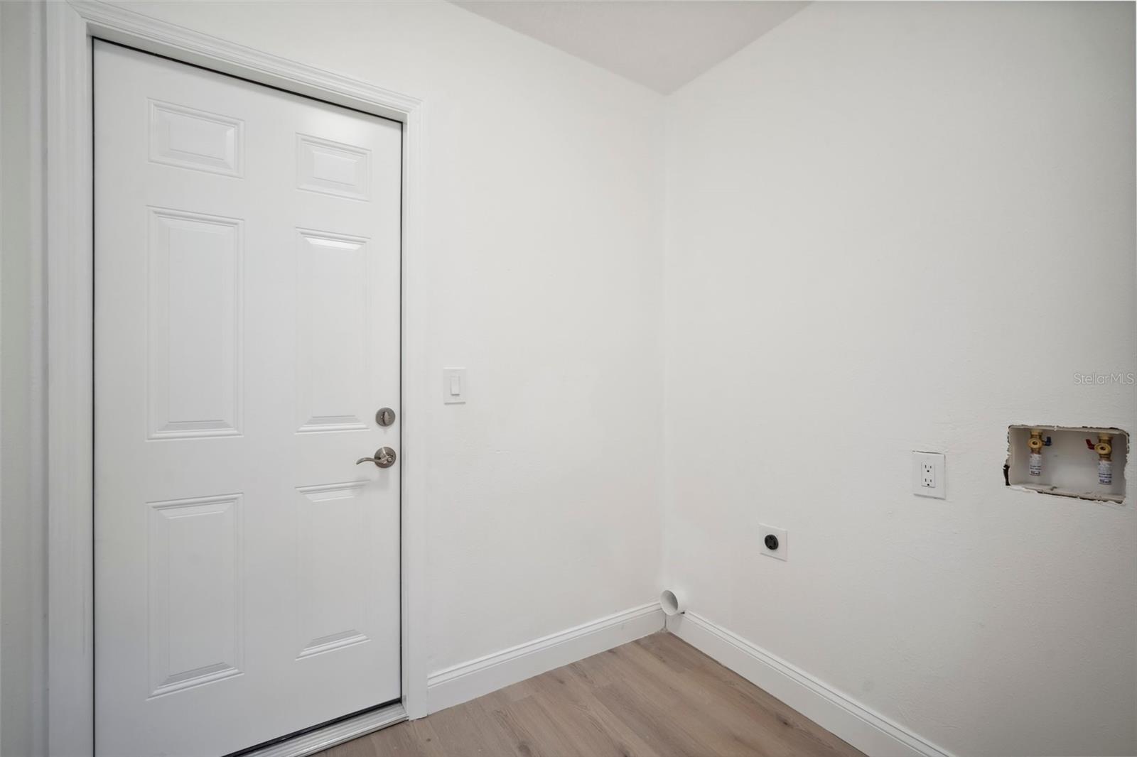 Image 33 of 36 For 1218 Lornewood Drive