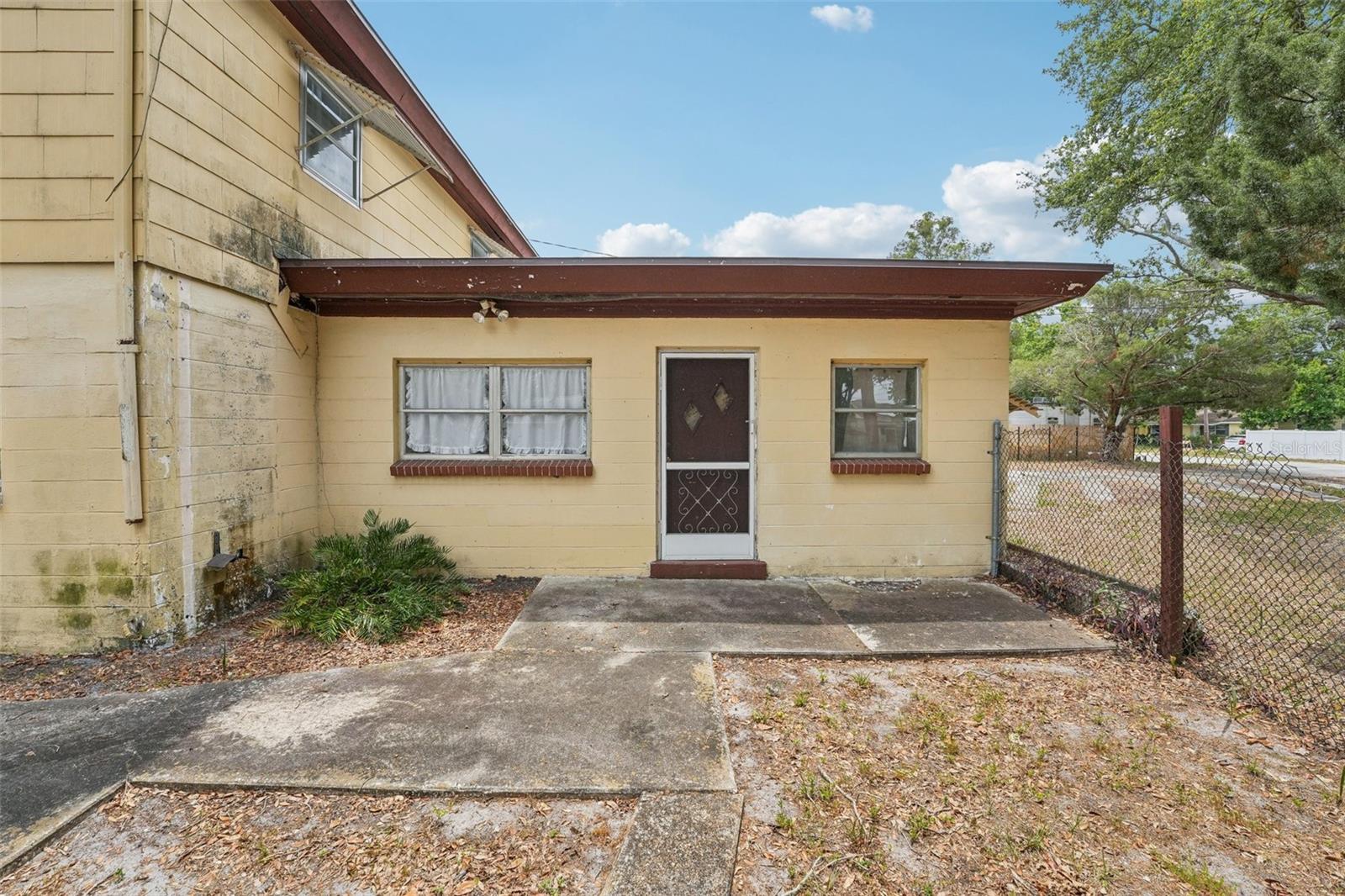 Image 5 of 12 For 7180 50th Avenue N